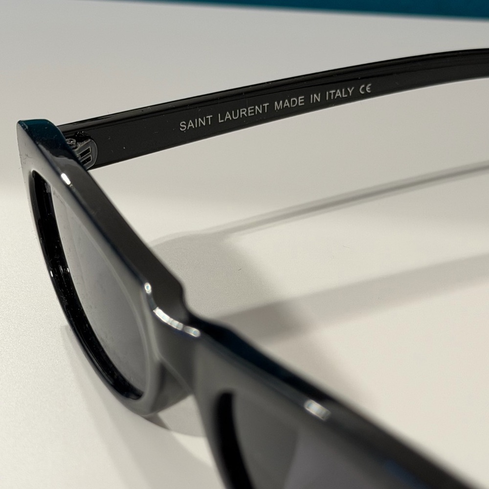 Yves Saint Laurent
Rectangular Frame Sunglasses - image 3